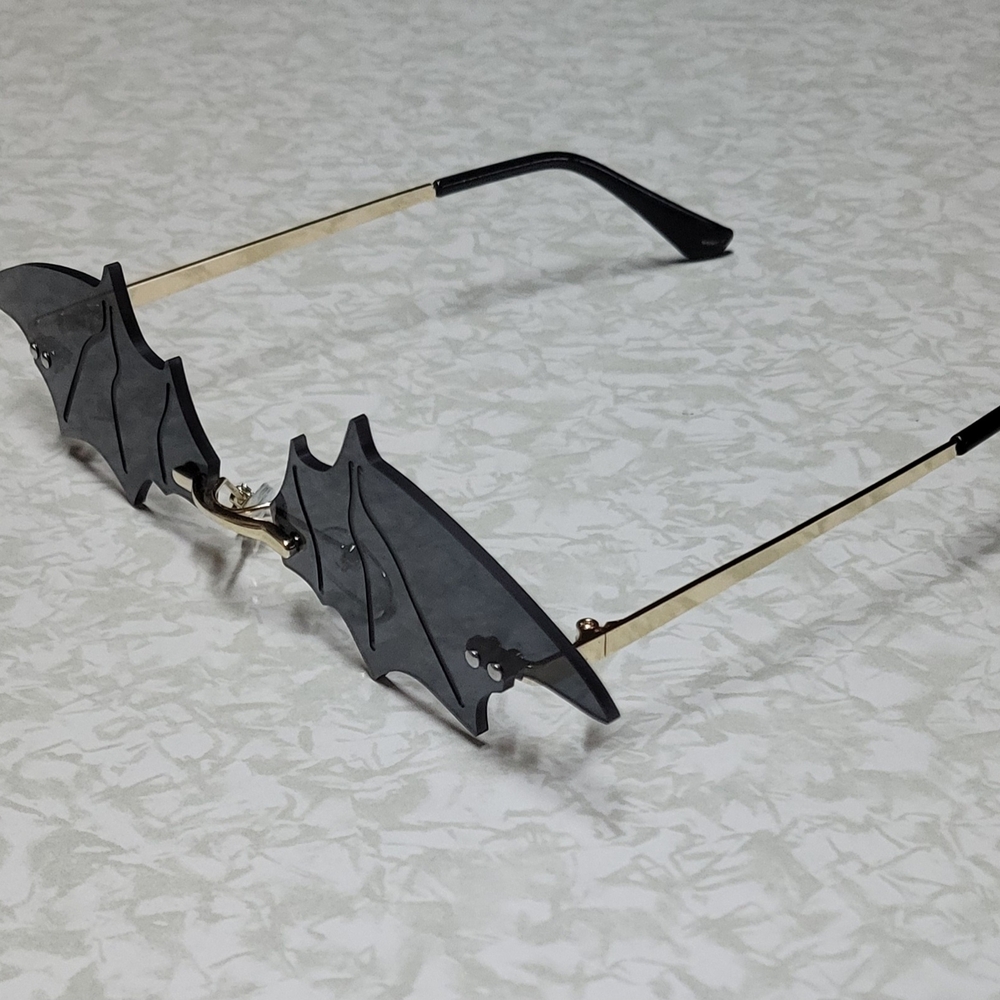Gothic Bat Wing Sunglasses - Picture 2 of 5